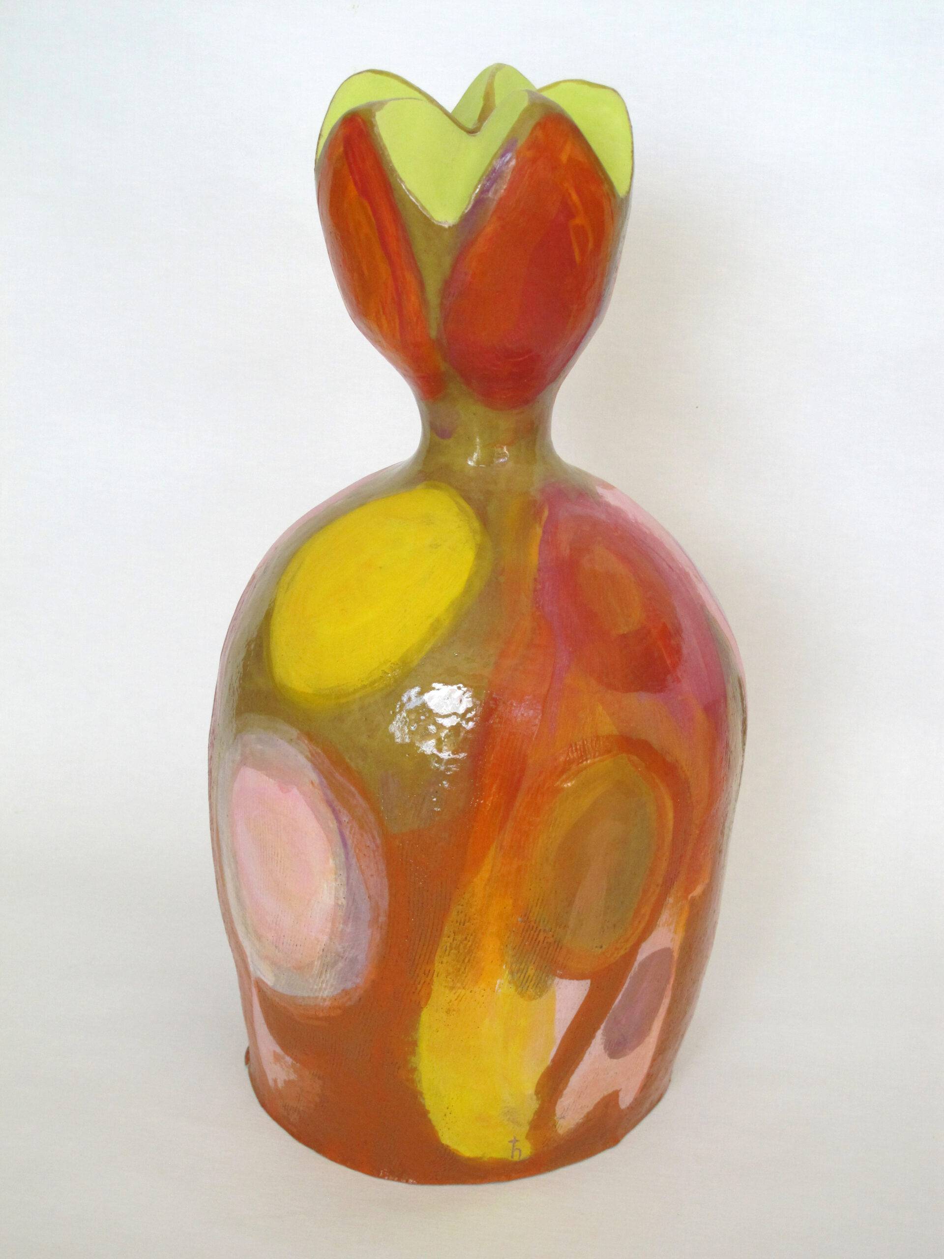 Skulptur i stengods med titel Till minne av Linné. Visades på utställningen Särlingar på RiverCity Gallery 2023.