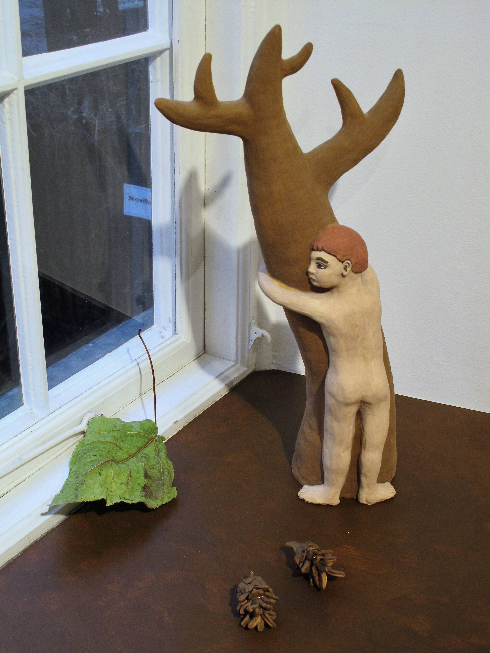 Sculptural installation We Are the Trees from solo exhibition Living in Harmony With Nature at Galleri Floras rike, Göteborgs botaniska trädgård, 2023.