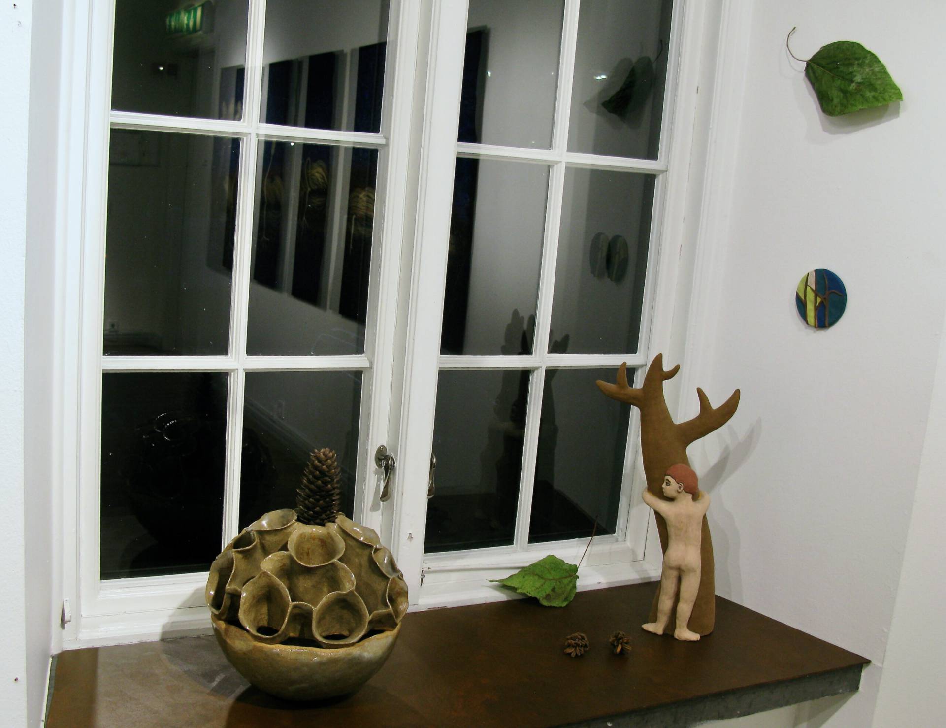 Sculptural installation We Are the Trees from solo exhibition Living in Harmony With Nature at Galleri Floras rike, Göteborgs botaniska trädgård, 2023.